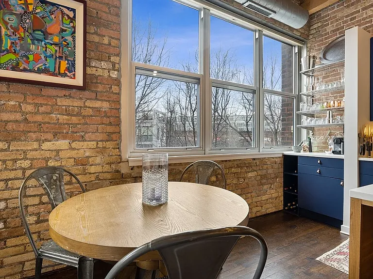 2201 W Wabansia Ave #10 — Photo 11