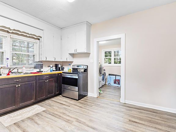 5th image of 103 Florence St
