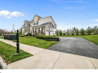 912 Ashford Ln, Blue Bell, PA 19422