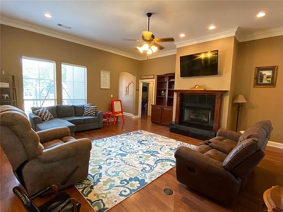 4th image of 114 Lakefront Dr