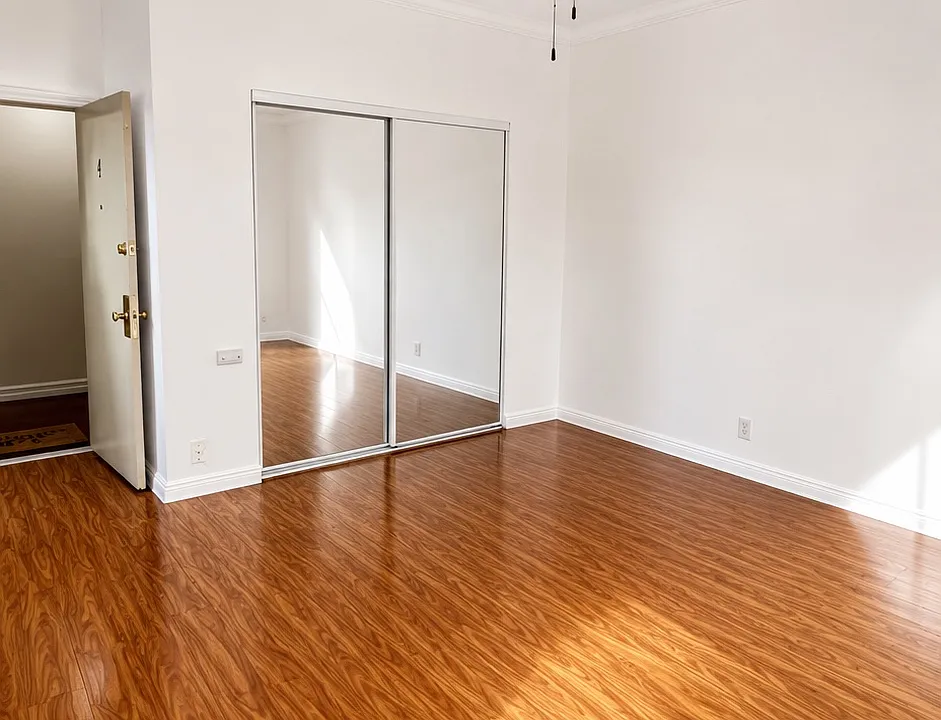1414 N Hobart Blvd #4