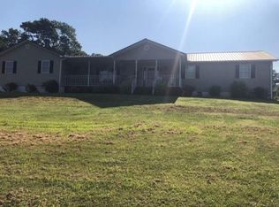940 Little Mud Lick Rd, Staffordsville, KY 41256