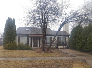 1386 Bow String Ct, Carol Stream, IL 60188