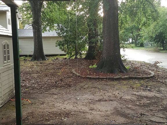 3rd image of 2223 Grand Ave
