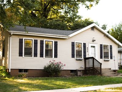 820 23rd St, Des Moines, IA, 50312