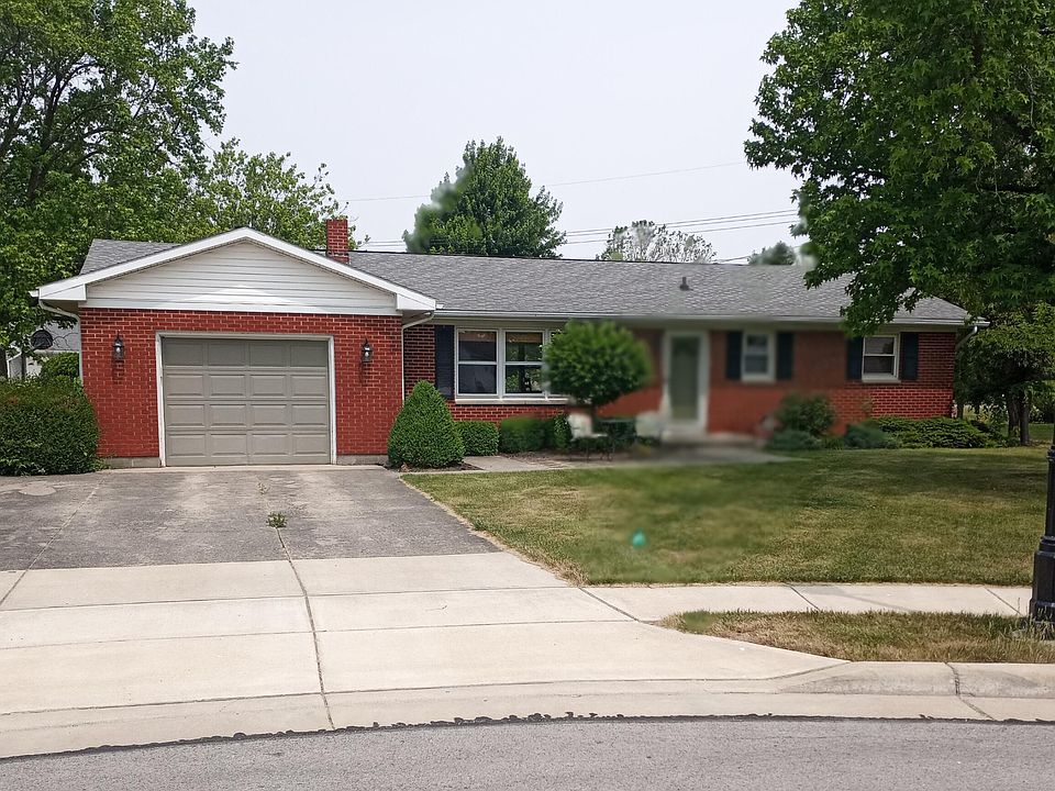 1st image of 8 Meadow Brook Pl