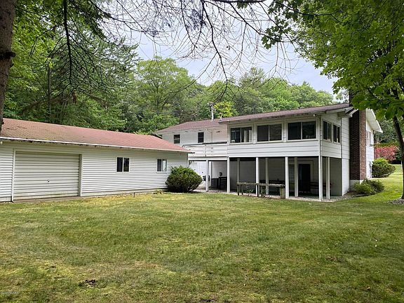 3rd image of 2501 Norcrest Dr