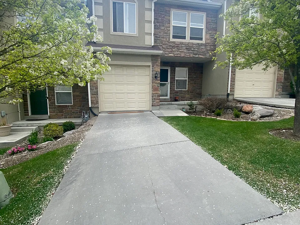 1263 W Borthwick Way