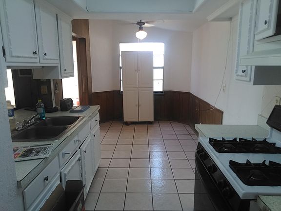 4th image of 10427 Davwood Ln