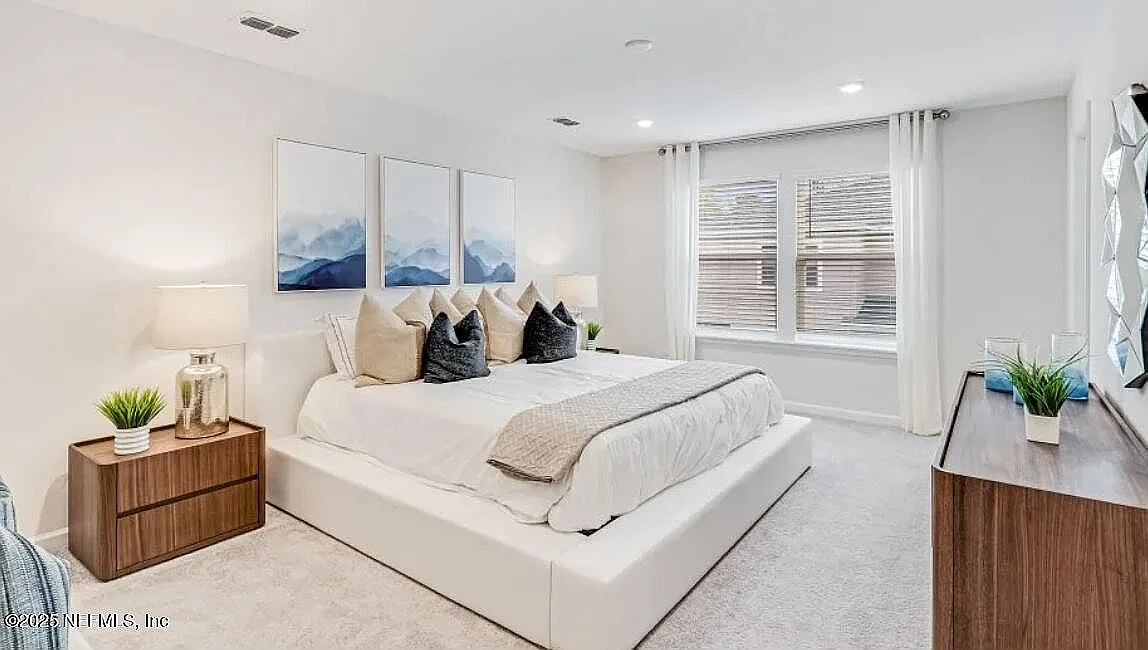 3 bed, 1707 sqft, $2,350 — Photo 3