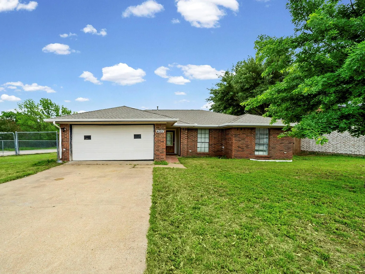 3 bed, 1348 sqft, $1,700 — Photo 1