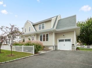 121 Ann St, Fairfield, CT 06824