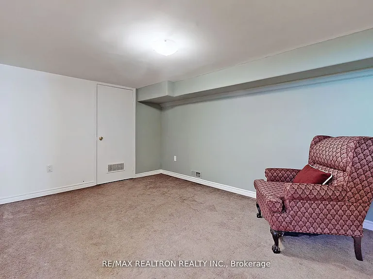 84 Santamonica Blvd #LOWER — Photo 16