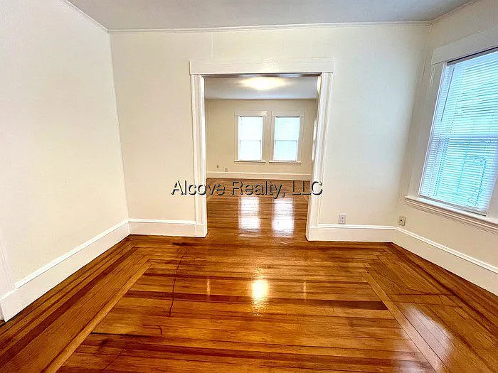 3 bed, 1.0 bath, $2,950 — Photo 2