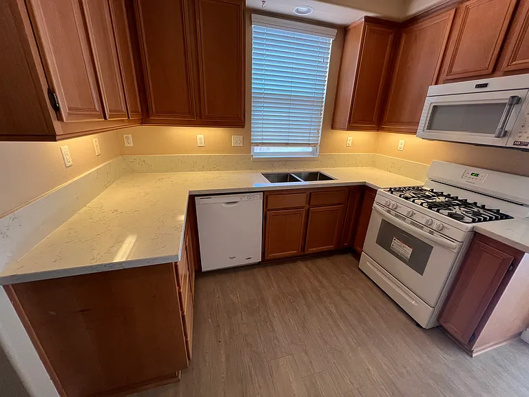 Brand New Quartez Counter Tops