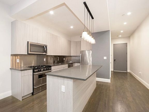 2nd image of 45 Beekman St #4Z