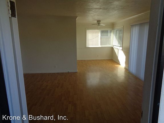 4th image of 811 Agate St APT 9