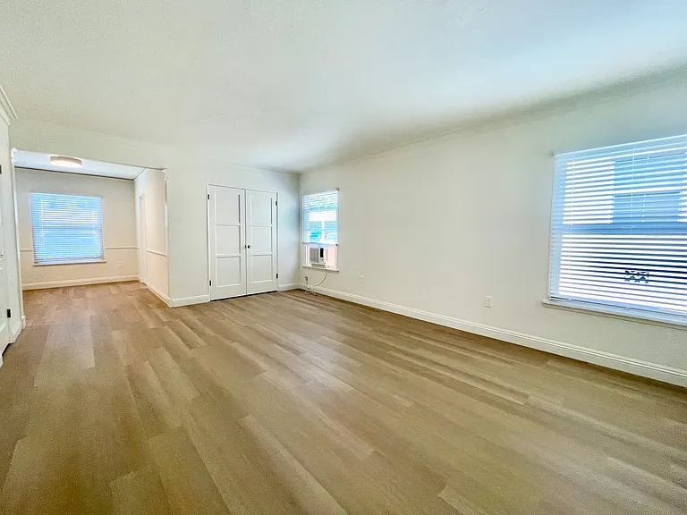 1319 N Fairfax Ave #9 — Photo 1
