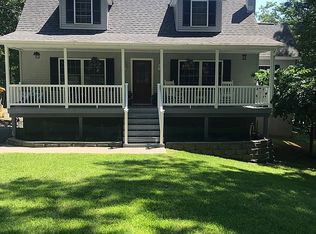 302 Lower Chipmunk Ct, Bushkill, PA 18324