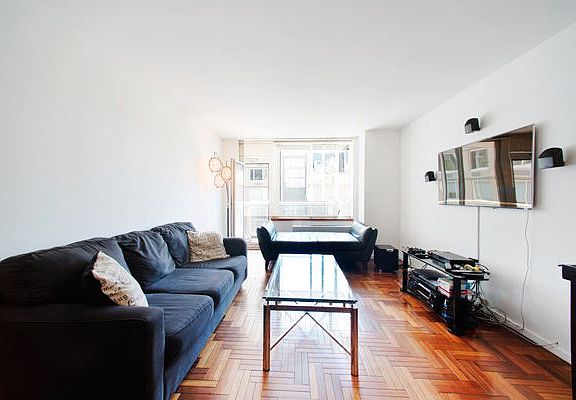 2nd image of 2373 Broadway APT 1434