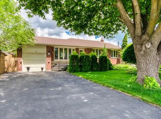 1607 Ewald Rd, Mississauga, ON L5G 4C4