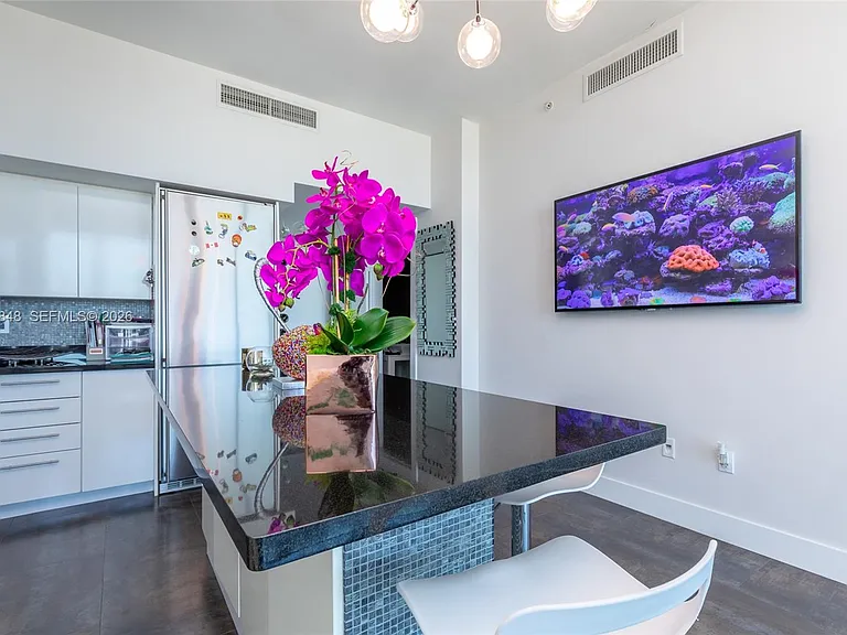 92 SW 3rd St #5108 — Photo 8