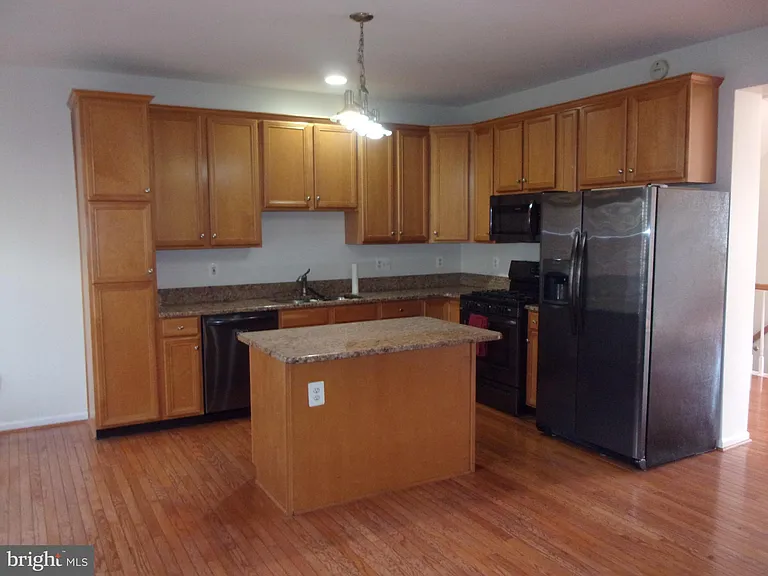 25929 Kirkwood Sq — Photo 4