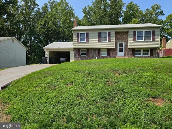 211 Fallsway Ln, Stafford, VA 22554