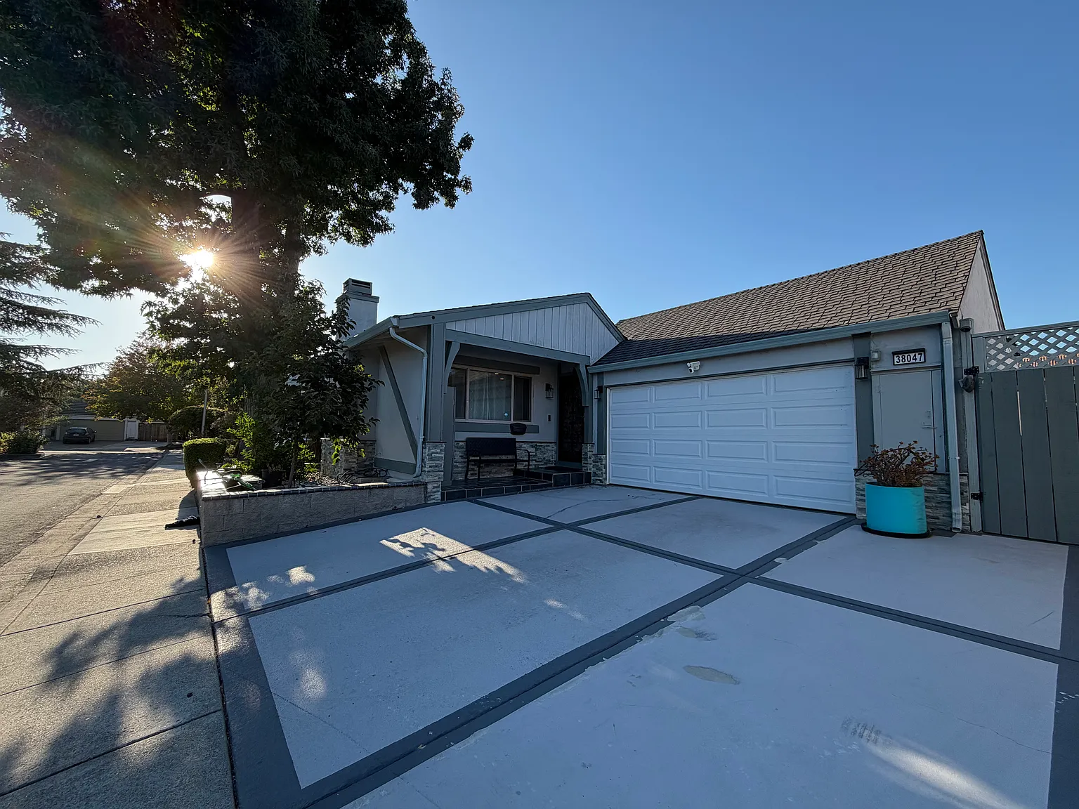 3 bed, 1389 sqft, $4,699 — Photo 2