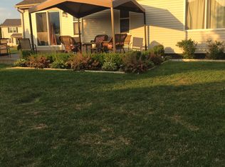 52137 Covington Ln, New Baltimore, MI 48047