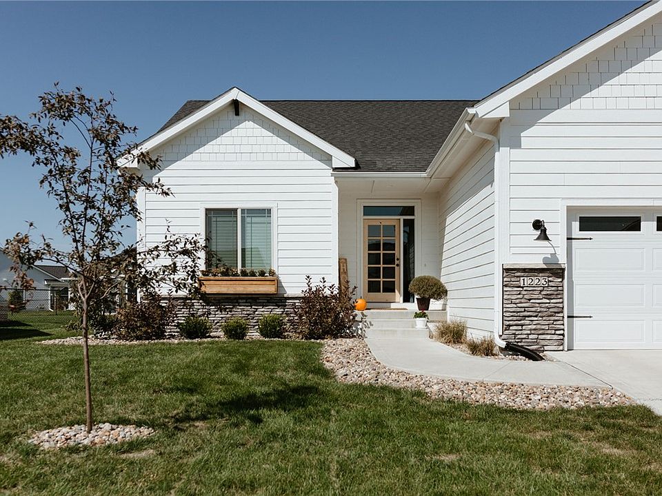 1223 Warrior Run Dr Norwalk IA Zillow