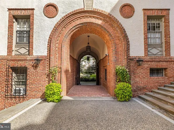 6 Upland Rd Unit F-1, Baltimore, MD 21210