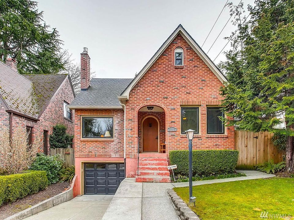 1st image of 2704 N Yakima Ave