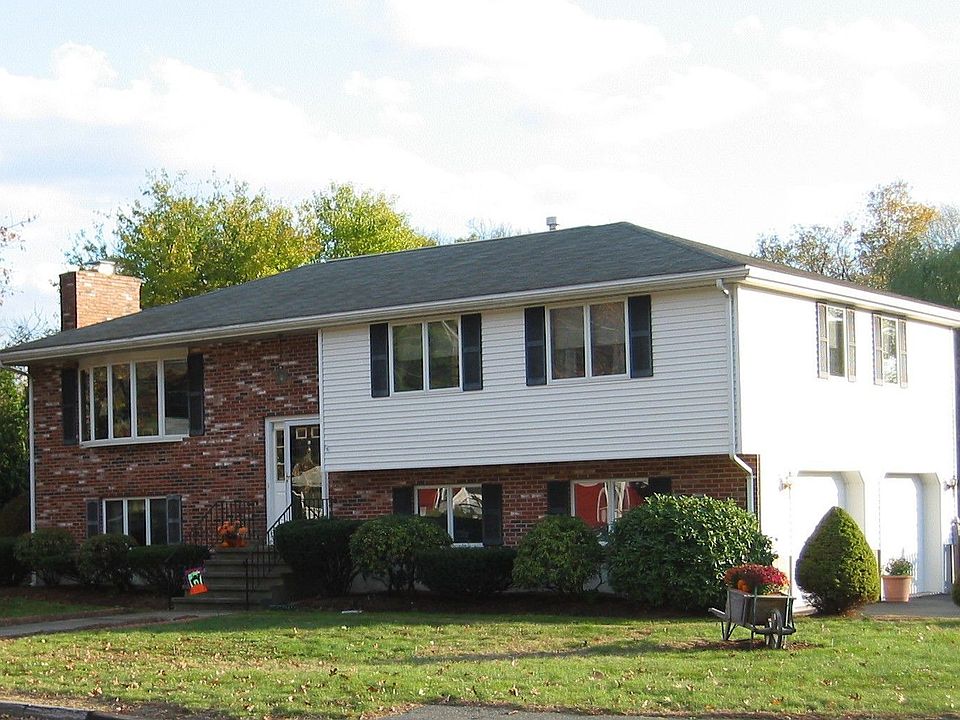 2nd image of 334 Grove St