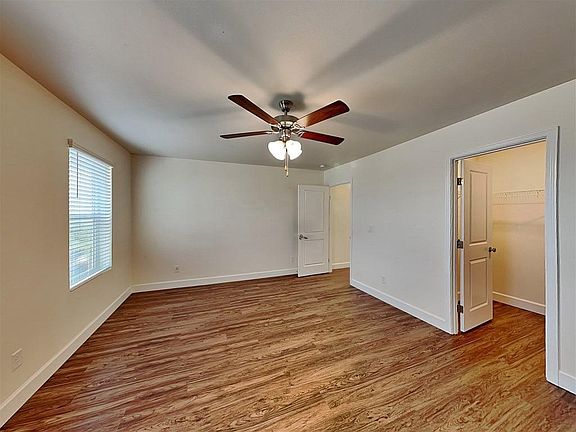 5th image of 6909 35th Pl NE