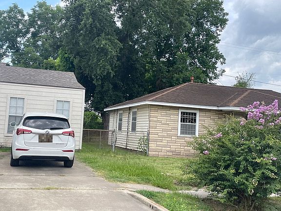 2nd image of 3117 Stallings Dr