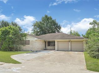 709 Queens Rd, Pasadena, TX 77502