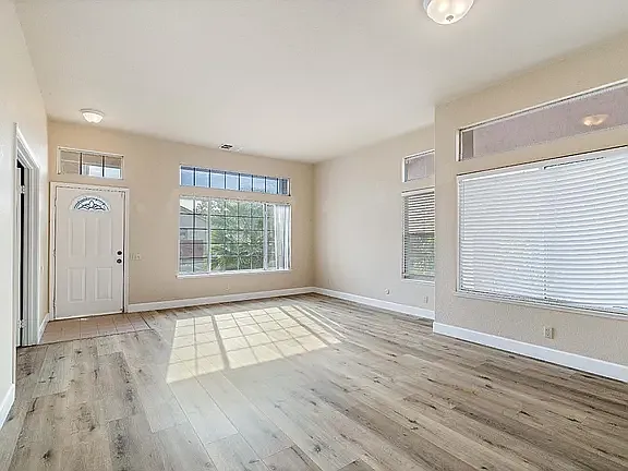 8862 Laguna Star Dr — Photo 10