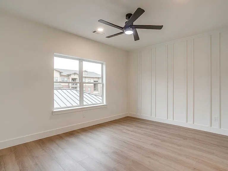 2705 Gordon Ave — Photo 16
