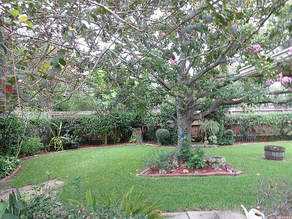 4th image of 326 Crete Dr