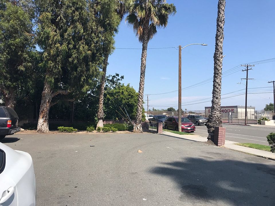 2nd image of 1541 E La Palma Ave #1