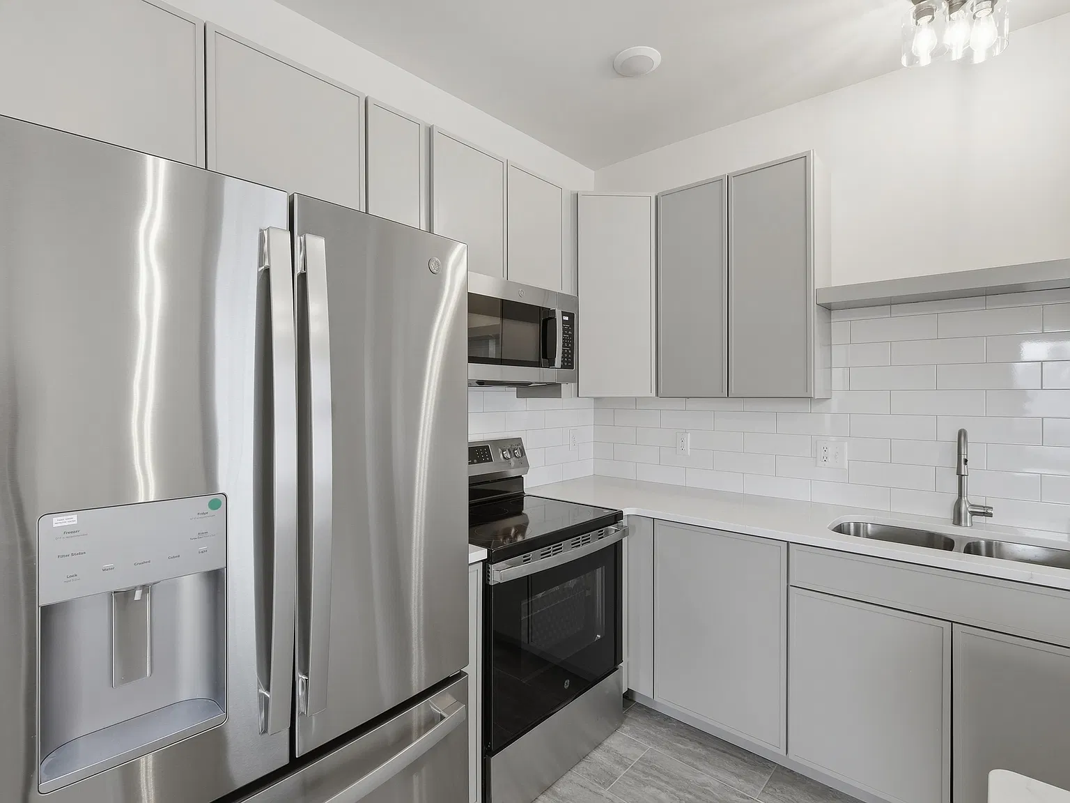 808 W Main St — Photo 3