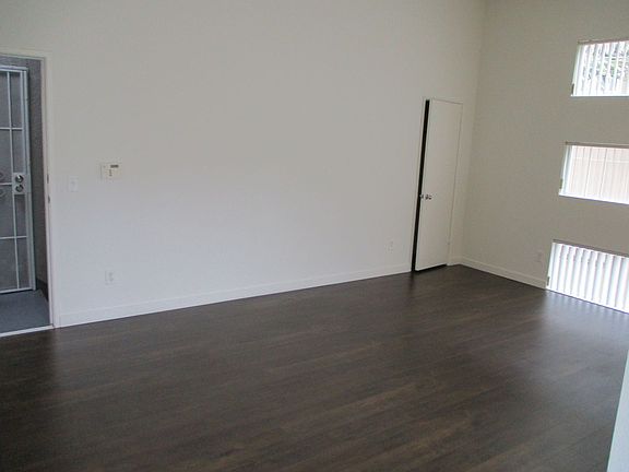 3rd image of 3633 Jasmine Ave #3