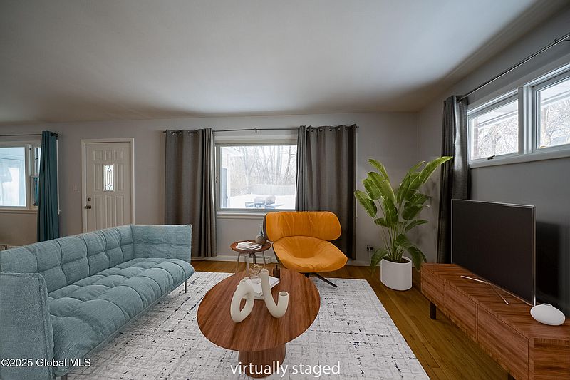 3rd image of 465 Ontario Street