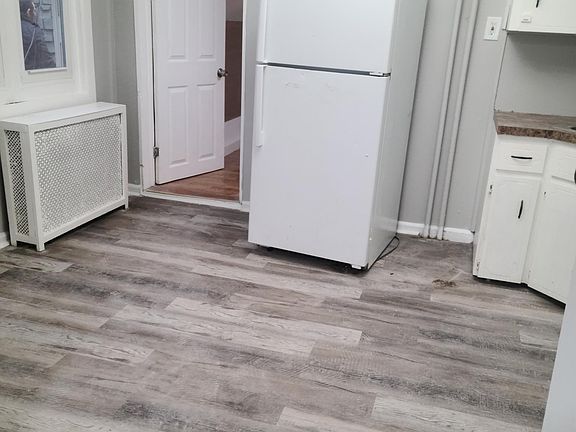 3rd image of 419 6th St Floor 2