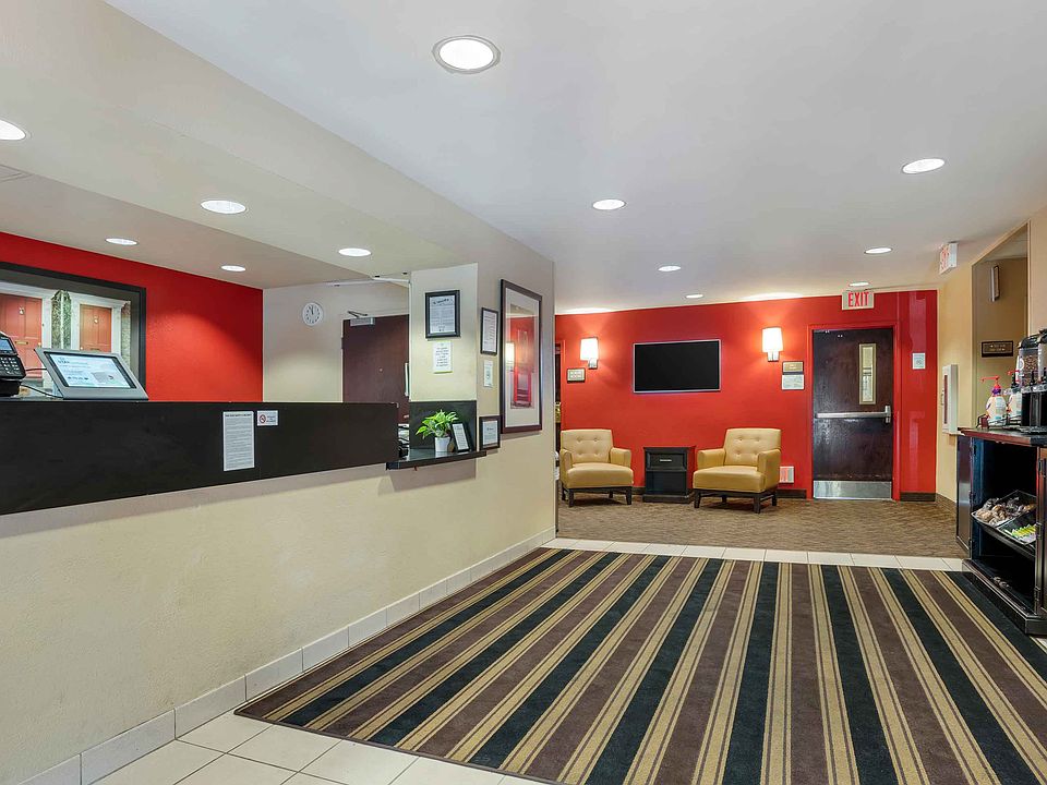 Lobby and Guest Check-in
