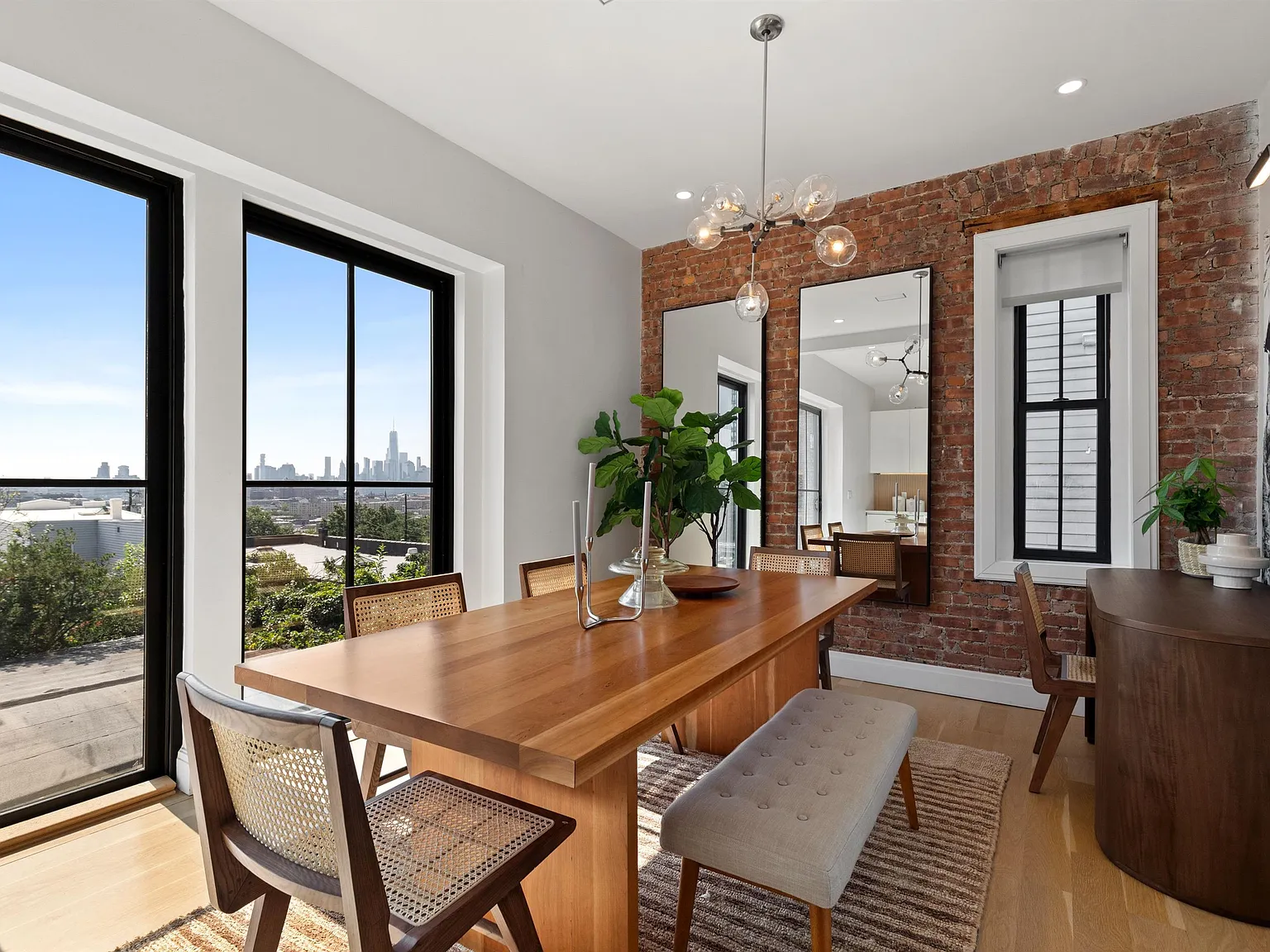 3 bed, 2.0 bath, $6,995 — Photo 4