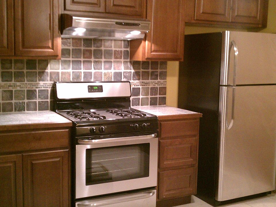 2nd image of 9558 Dixie Ln