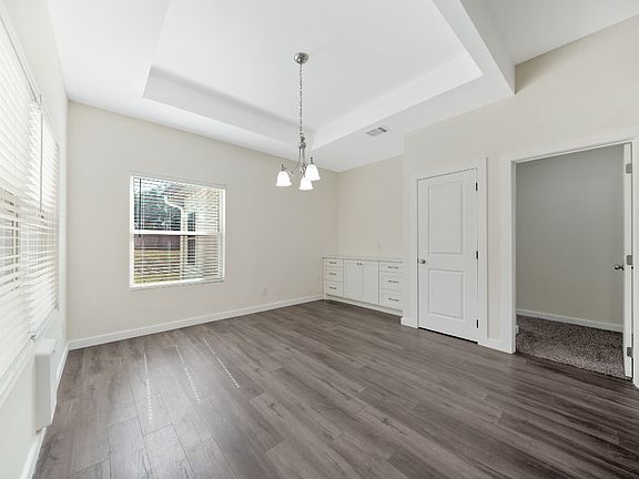 4th image of 2995 Fairwood Dr