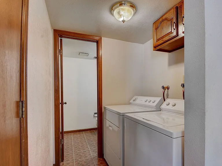 2541 W 105th Pl — Photo 17